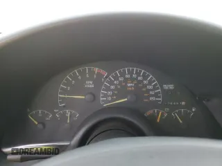 1996 Pontiac Firebird with VIN 2G2FS32K5T2209178, listed as a Copart auction lot 43646875 with 176,457 mi miles and Clean Title. Bid and sale history available at carsss.com. Image 9.