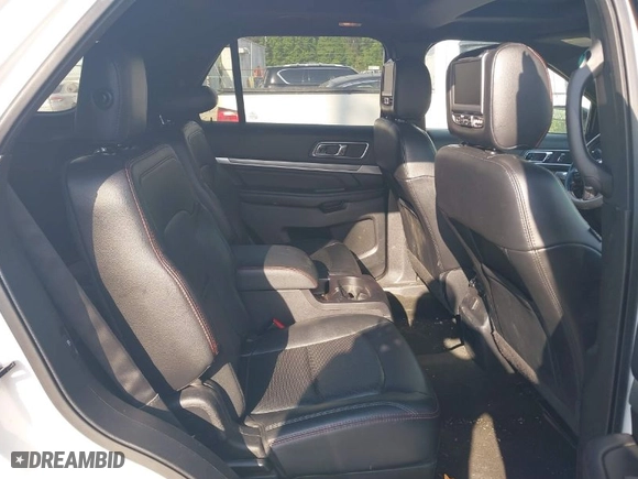 2016 Ford Explorer Sport with VIN 1FM5K8GT0GGB77899, listed as a IAAI auction lot 42076102 with 132,163 mi miles. Bid and sale history available at carsss.com. Image 8.