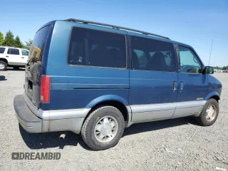 2000 GMC Safari with VIN 1GKDM19W8YB532104, listed as a Copart auction lot 59866574 with 152,933 mi miles and Salvage Title. Bid and sale history available at carsss.com. Image 3.