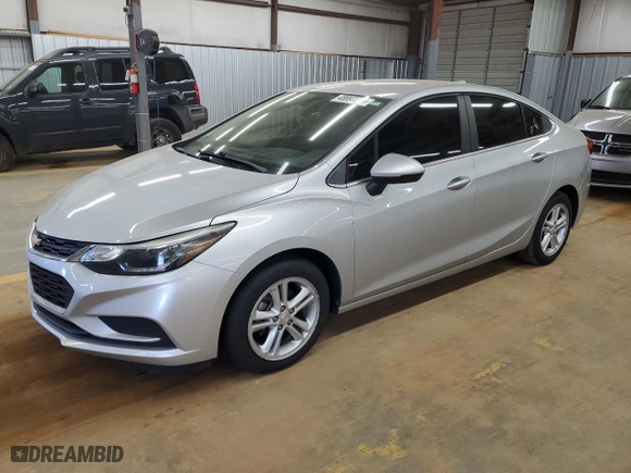 2018 Chevrolet Cruze LT with VIN 1G1BE5SM9J7179406, listed as a Copart auction lot 48997385 with 43,333 mi miles and Salvage Title. Bid and sale history available at carsss.com. Image 1.