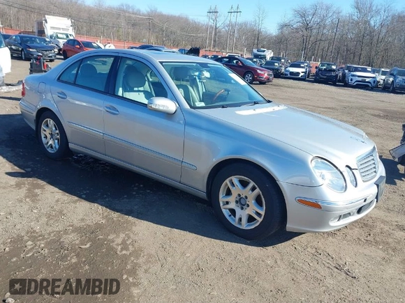 2006 Mercedes-Benz E-Class 3.5L with VIN WDBUF56J06A737827, listed as a IAAI auction lot 41748739 with 197,843 mi miles. Bid and sale history available at carsss.com. Image 1.