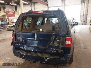 2007 Lincoln Navigator with VIN 5LMFU28597LJ00335, listed as a IAAI auction lot 41291436 with 131,938 mi miles. Bid and sale history available at carsss.com. Image 14.