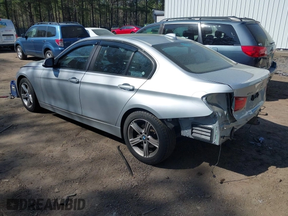 2015 BMW 3 Series 320i xDrive с VIN WBA3C3G57FNS74828, выставлен на аукционе IAAI как лот 41920253 с пробегом 72 521 миль миль и . История ставок и продаж доступна на DreamBid. Изображение 3.