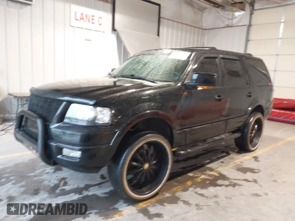 2004 Ford Expedition Eddie Bauer z VIN 1FMRU17W54LA37458, wystawiony jako IAAI lot #42155355 z przebiegiem 190 605 mil mil oraz . Historia ofert i sprzedaży dostępna na DreamBid. Obrazek 2.