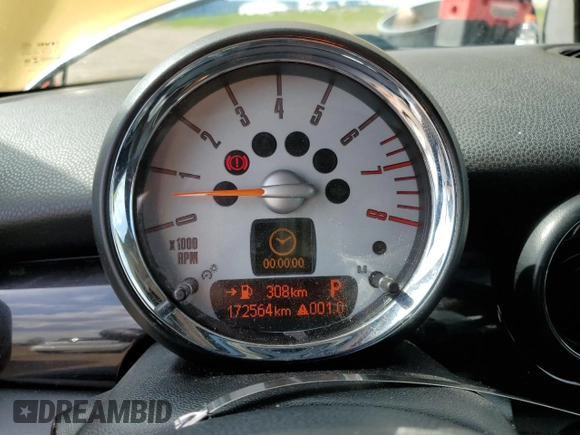 2009 MINI Hardtop S with VIN WMWMF73539TW85832, listed as a Copart auction lot 57343575 with 172,564 mi miles and Clean title. Bid and sale history available at DreamBid. Image 9.