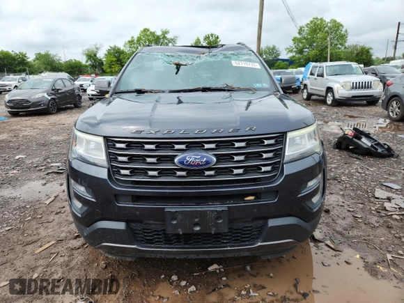 2017 Ford Explorer XLT z VIN 1FM5K8D85HGC44398, wystawiony jako Copart lot #62710735 z przebiegiem 66 978 mil mil oraz Szkoda całkowita • Salvage title. Historia ofert i sprzedaży dostępna na DreamBid. Obrazek 5.