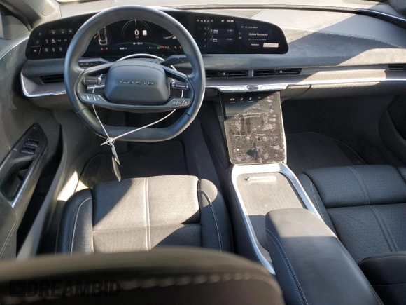 2022 Lucid Air Grand Touring z VIN 50EA1GBA5NA004784, wystawiony jako Copart lot #46854065 z przebiegiem 16 471 mil mil oraz Szkody całkowita. Historia ofert i sprzedaży dostępna na DreamBid. Obrazek 8.
