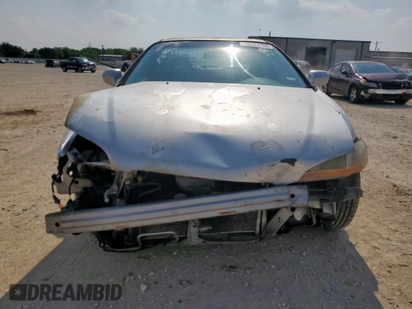 2001 Honda Accord EX z VIN 1HGCG225X1A008875, wystawiony jako Copart lot #58344755 z przebiegiem 232 899 mil mil oraz Szkoda całkowita • Salvage title. Historia ofert i sprzedaży dostępna na DreamBid. Obrazek 5.