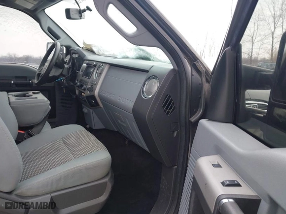 2014 Ford Super Duty F-250 SRW XLT with VIN 1FT7X2BT2EEB59870, listed as a IAAI auction lot 41355792 with 191,891 mi miles. Bid and sale history available at carsss.com. Image 5.