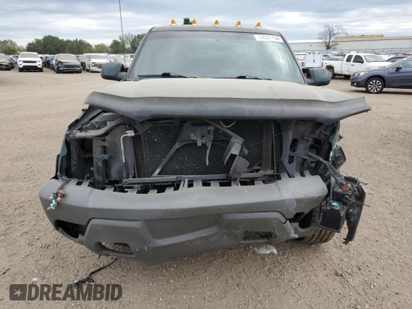 2002 Chevrolet Avalanche with VIN 3GNEK13T72G225839, listed as a Copart auction lot 74501734 with 199,087 mi miles and Clean Title. Bid and sale history available at DreamBid. Image 5.