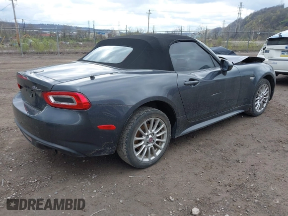 2017 FIAT 124 Spider Lusso z VIN JC1NFAEK7H0106877, wystawiony jako IAAI lot #42049505 z przebiegiem 54 487 mil mil oraz . Historia ofert i sprzedaży dostępna na DreamBid. Obrazek 4.
