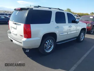 2008 GMC Yukon SLT w/4SB with VIN 1GKFC13JX8R175248, listed as a IAAI auction lot 41913083 with 193,272 mi miles. Bid and sale history available at carsss.com. Image 4.