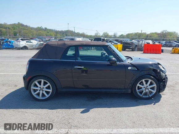 2012 MINI Convertible S с VIN WMWZP3C52CT550179, выставлен на аукционе IAAI как лот 42046285 с пробегом 87 718 миль миль и . История ставок и продаж доступна на DreamBid. Изображение 12.