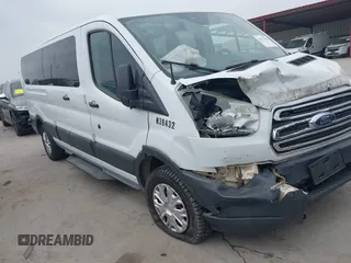 2016 Ford Transit XL z VIN 1FBZX2ZM8GKB15677, wystawiony jako IAAI lot #42271303 z przebiegiem 128 323 mil mil oraz . Historia ofert i sprzedaży dostępna na DreamBid. Obrazek 1.