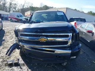 2011 Chevrolet Silverado 1500 LT with VIN 3GCPKSE34BG326812, listed as a IAAI auction lot 41446991 with 149,952 mi miles. Bid and sale history available at carsss.com. Image 12.