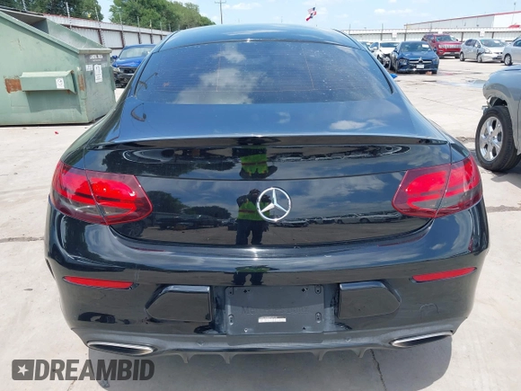 2019 Mercedes-Benz C 300 с VIN WDDWJ8DBXKF827124, выставлен на аукционе IAAI как лот 42391477 с пробегом 72 546 миль миль и . История ставок и продаж доступна на DreamBid. Изображение 17.