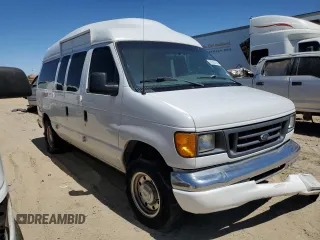 2003 Ford Econoline Cargo Recreational with VIN 1FDPE24L83HA48184, listed as a Copart auction lot 68382614 with 235,732 mi miles and Salvage Title. Bid and sale history available at DreamBid. Image 4.