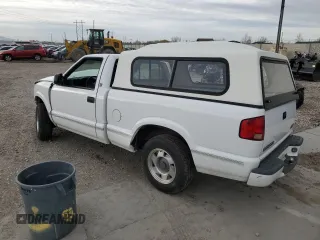 1998 GMC Sonoma with VIN 1GTCS1440WK524482, listed as a Copart auction lot 49438405 with 94,978 mi miles and Salvage Title. Bid and sale history available at carsss.com. Image 2.