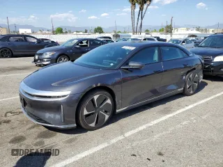 2024 Lucid Air Touring z VIN 50EA1TEA7RA006384, wystawiony jako Copart lot #55177635 z przebiegiem 3770 mil mil oraz Szkody całkowita. Historia ofert i sprzedaży dostępna na DreamBid. Obrazek 1.