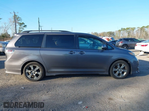 2012 Toyota Sienna SE with VIN 5TDXK3DC9CS189005, listed as a IAAI auction lot 41482337 with 267,618 mi miles. Bid and sale history available at carsss.com. Image 13.