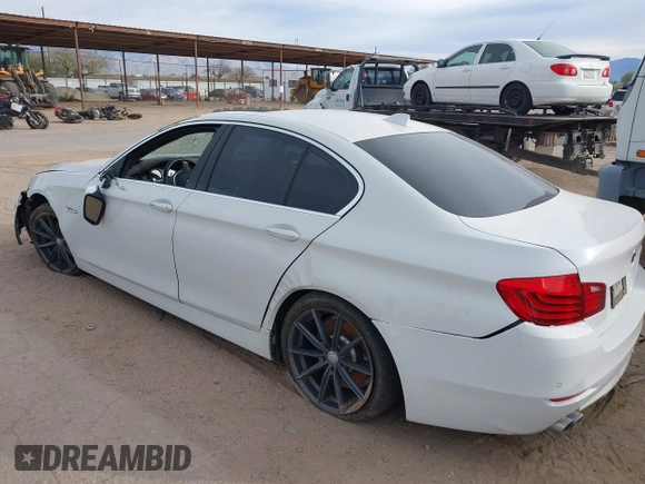 2015 BMW 5 Series 528i z VIN WBA5A5C54FD523138, wystawiony jako IAAI lot #41067885 z przebiegiem Nie podano mil oraz . Historia ofert i sprzedaży dostępna na DreamBid. Obrazek 3.