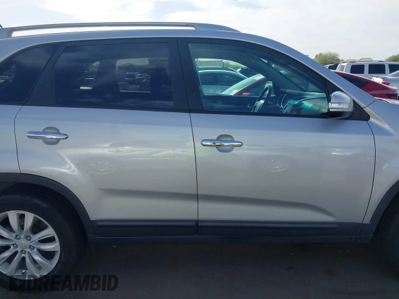2011 Kia Sorento EX with VIN 5XYKU3A12BG076595, listed as a IAAI auction lot 41920914 with 190,751 mi miles. Bid and sale history available at carsss.com. Image 13.