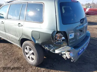 2006 Toyota Highlander with VIN JTEHP21A660171244, listed as a IAAI auction lot 41328204 with 131,186 mi miles. Bid and sale history available at carsss.com. Image 6.