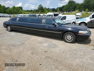 2004 Lincoln Town Car Executive z VIN 1L1FM81W54Y674245, wystawiony jako Copart lot #59638315 z przebiegiem 183 637 mil mil oraz Czysty tytuł • Clean title. Historia ofert i sprzedaży dostępna na DreamBid. Obrazek 4.