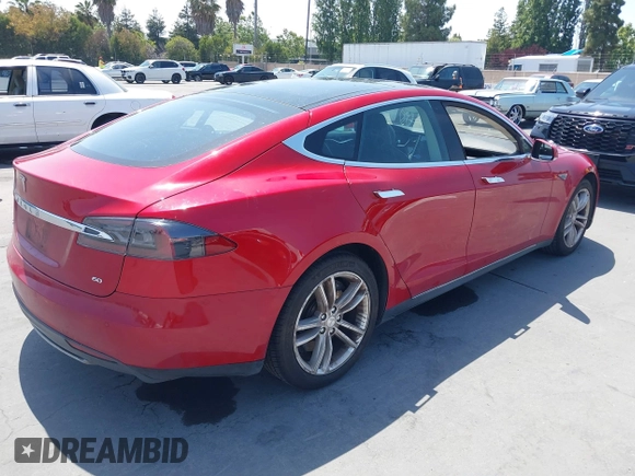 2014 Tesla Model S 60 with VIN 5YJSA1S11EFP33278, listed as a IAAI auction lot 42441781 with Not provided miles and . Bid and sale history available at DreamBid. Image 4.