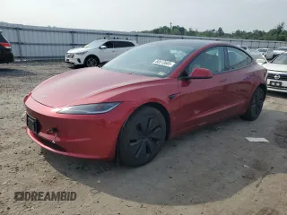 2025 Tesla Model 3 Long Range z VIN 5YJ3E1EB5SF895861, wystawiony jako Copart lot #60513665 z przebiegiem 5 637 mil mil oraz Szkoda całkowita • Salvage title. Historia ofert i sprzedaży dostępna na DreamBid. Obrazek 1.
