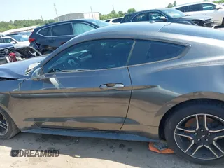 2019 Ford Mustang EcoBoost z VIN 1FA6P8TH1K5118026, wystawiony jako IAAI lot #42204167 z przebiegiem 66 425 mil mil oraz . Historia ofert i sprzedaży dostępna na DreamBid. Obrazek 14.