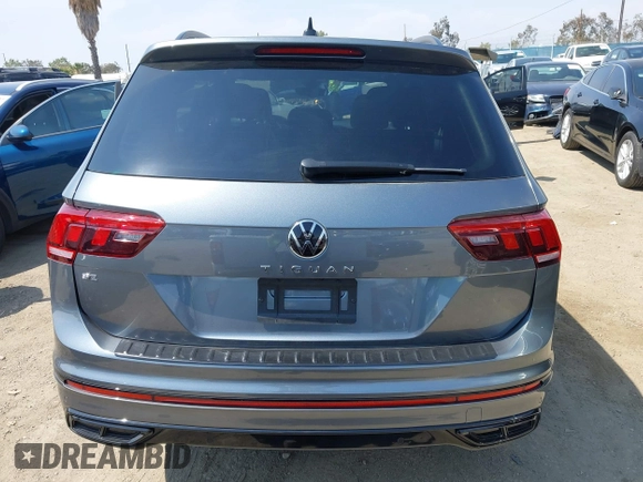 2023 Volkswagen Tiguan SE R-Line Black with VIN 3VVCB7AX8PM036684, listed as a IAAI auction lot 42169004 with 25,024 mi miles and . Bid and sale history available at DreamBid. Image 15.