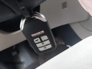 2020 Honda Pilot EX z VIN 5FNYF6H36LB027308, wystawiony jako IAAI lot #42216410 z przebiegiem 97 303 mil mil oraz . Historia ofert i sprzedaży dostępna na DreamBid. Obrazek 11.