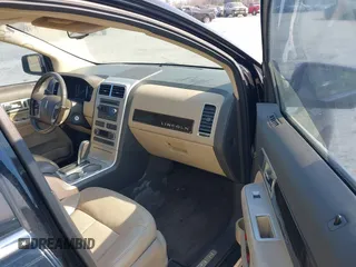 2008 Lincoln MKX with VIN 2LMDU68C48BJ23205, listed as a IAAI auction lot 41684344 with 195,239 mi miles. Bid and sale history available at carsss.com. Image 5.