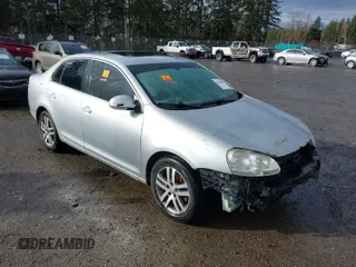 2005 Volkswagen Jetta 2.5L с VIN 3VWSF71K95M636966, выставлен на аукционе IAAI как лот 41645656 с пробегом 196 650 миль миль и . История ставок и продаж доступна на DreamBid. Изображение 1.