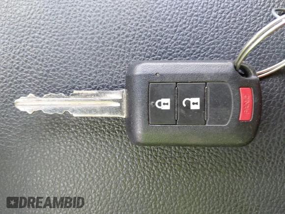 2018 Mitsubishi Outlander ES z VIN JA4AZ3A36JJ004547, wystawiony jako IAAI lot #42048456 z przebiegiem 82 379 mil mil oraz . Historia ofert i sprzedaży dostępna na DreamBid. Obrazek 11.