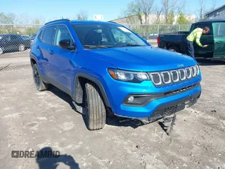 2022 Jeep Compass Latitude Lux с VIN 3C4NJDFBXNT129487, выставлен на аукционе IAAI как лот 42127106 с пробегом 18 360 миль миль и . История ставок и продаж доступна на DreamBid. Изображение 1.
