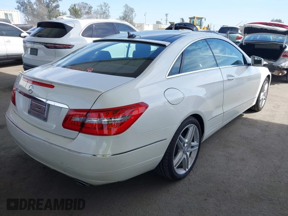 2013 Mercedes-Benz E 350 with VIN WDDKJ5KB1DF197335, listed as a IAAI auction lot 42272831 with 58,092 mi miles and . Bid and sale history available at DreamBid. Image 4.