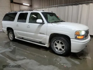 2004 GMC Yukon XL Denali with VIN 1GKFK66U34J195470, listed as a Copart auction lot 71178664 with 240,686 mi miles and Clean Title. Bid and sale history available at carsss.com. Image 4.