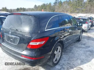 2011 Mercedes-Benz R-Class R 350 with VIN 4JGCB6FE0BA115851, listed as a IAAI auction lot 41539182 with 108,517 mi miles. Bid and sale history available at carsss.com. Image 4.
