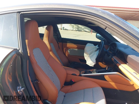 2024 Porsche 911 Carrera S with VIN WP0AB2A91RS219543, listed as a IAAI auction lot 41646404 with 2,644 mi miles. Bid and sale history available at carsss.com. Image 5.