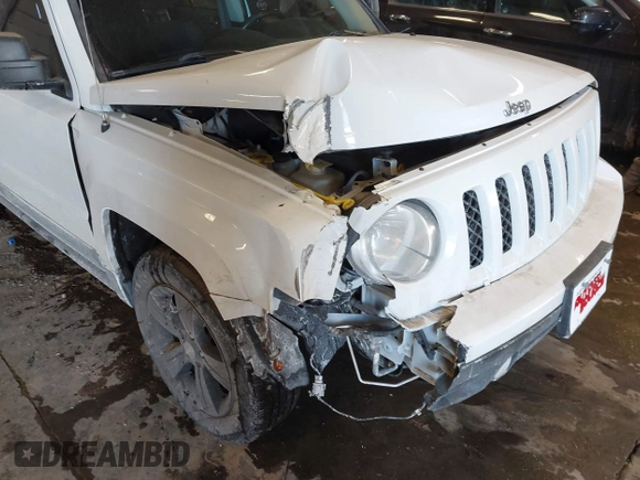 2014 Jeep Patriot Latitude with VIN 1C4NJRFB4ED864114, listed as a IAAI auction lot 41639732 with 103,119 mi miles. Bid and sale history available at carsss.com. Image 6.