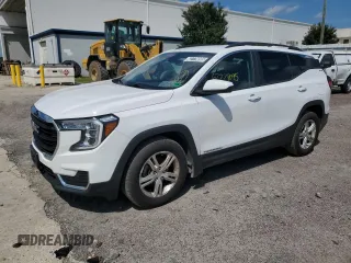 2022 GMC Terrain SLE z VIN 3GKALMEV2NL158068, wystawiony jako Copart lot #62779095 z przebiegiem 173 478 mil mil oraz Czysty tytuł • Clean title. Historia ofert i sprzedaży dostępna na DreamBid. Obrazek 1.