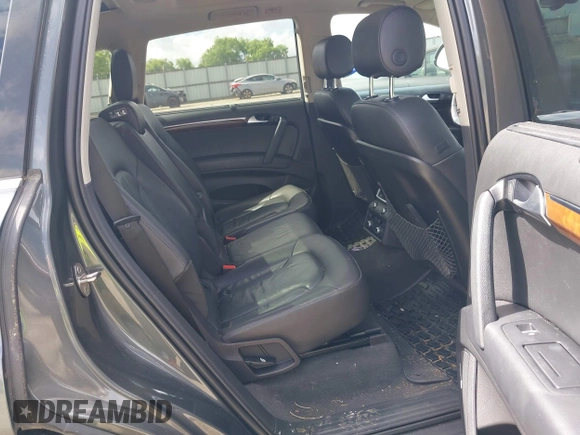 2015 Audi Q7 Premium Plus z VIN WA1LGAFE9FD014721, wystawiony jako IAAI lot #42403743 z przebiegiem 152 615 mil mil oraz . Historia ofert i sprzedaży dostępna na DreamBid. Obrazek 8.