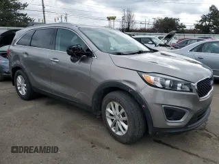2017 Kia Sorento LX with VIN 5XYPG4A30HG192424, listed as a Copart auction lot 46700925 with 86,244 mi miles and Clean Title. Bid and sale history available at carsss.com. Image 4.