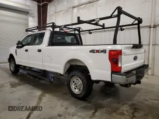 2017 Ford F-250 Lariat z VIN 1FT7W2B6XHEB62470, wystawiony jako Copart lot #57589055 z przebiegiem 131 273 mil mil oraz Czysty tytuł • Clean title. Historia ofert i sprzedaży dostępna na DreamBid. Obrazek 2.