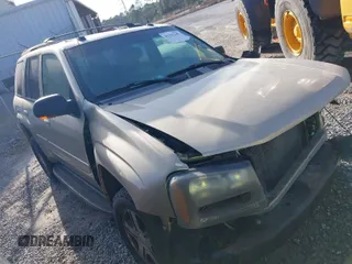 2005 Chevrolet TrailBlazer LS with VIN 1GNDS13S852370517, listed as a IAAI auction lot 41532145 with 464,559 mi miles and . Bid and sale history available at DreamBid. Image 1.