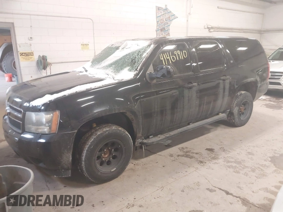 2008 Chevrolet Suburban Commercial with VIN 3GNGK26KX8G149169, listed as a IAAI auction lot 41469910 with 101,612 mi miles. Bid and sale history available at carsss.com. Image 17.