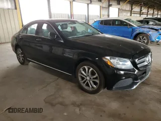 2016 Mercedes-Benz C 300 z VIN 55SWF4JB0GU165508, wystawiony jako Copart lot #58402445 z przebiegiem 183 052 mil mil oraz Czysty tytuł • Clean title. Historia ofert i sprzedaży dostępna na DreamBid. Obrazek 4.