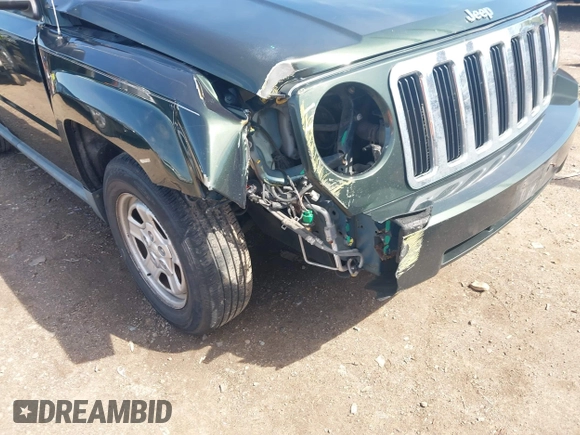 2010 Jeep Patriot Sport with VIN 1J4NT2GB8AD573538, listed as a IAAI auction lot 42113824 with 166,584 mi miles. Bid and sale history available at carsss.com. Image 6.